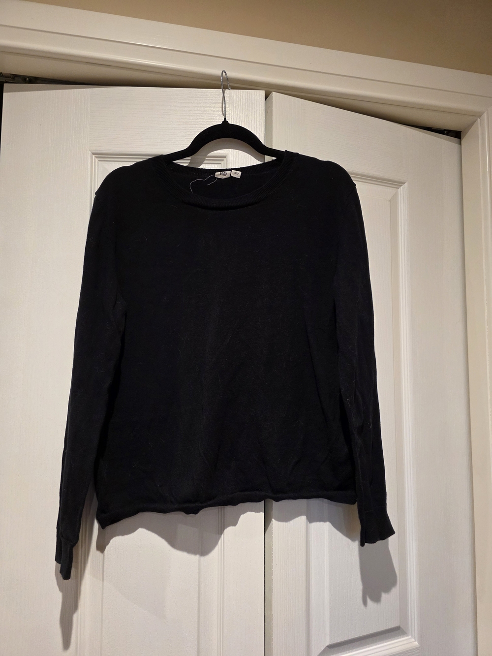 tentree Black Crewneck Long-Sleeve Sweatshirt